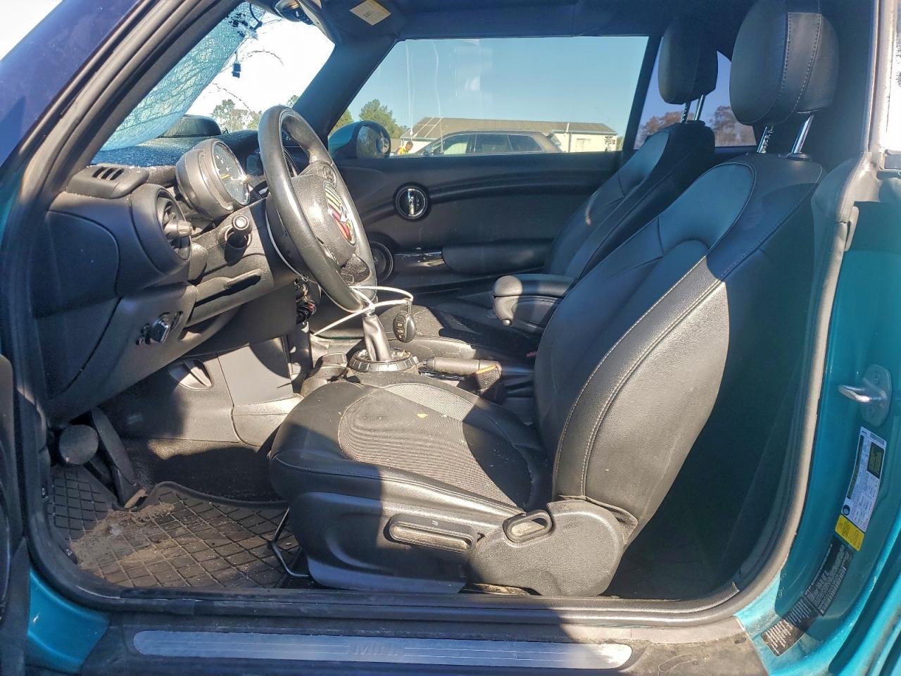 MINI Cooper Image 12