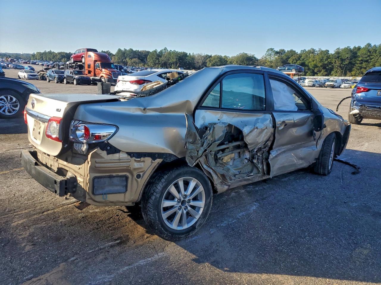 Toyota Corolla Base Image 5