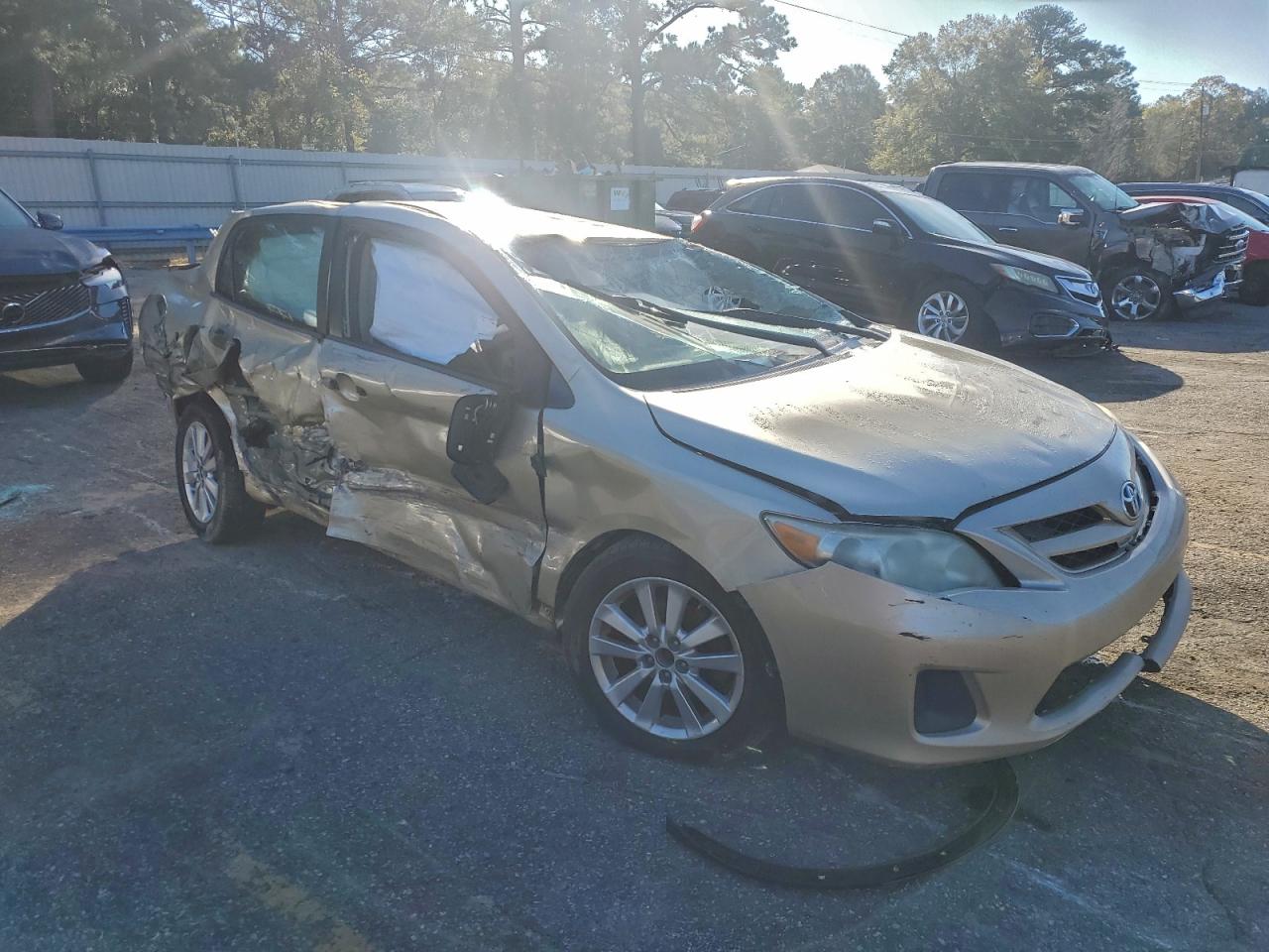 Toyota Corolla Base Image 12