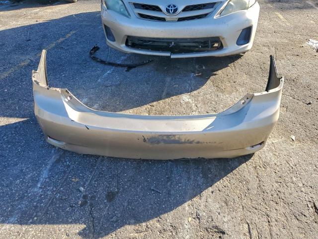 Toyota Corolla Base Image 11