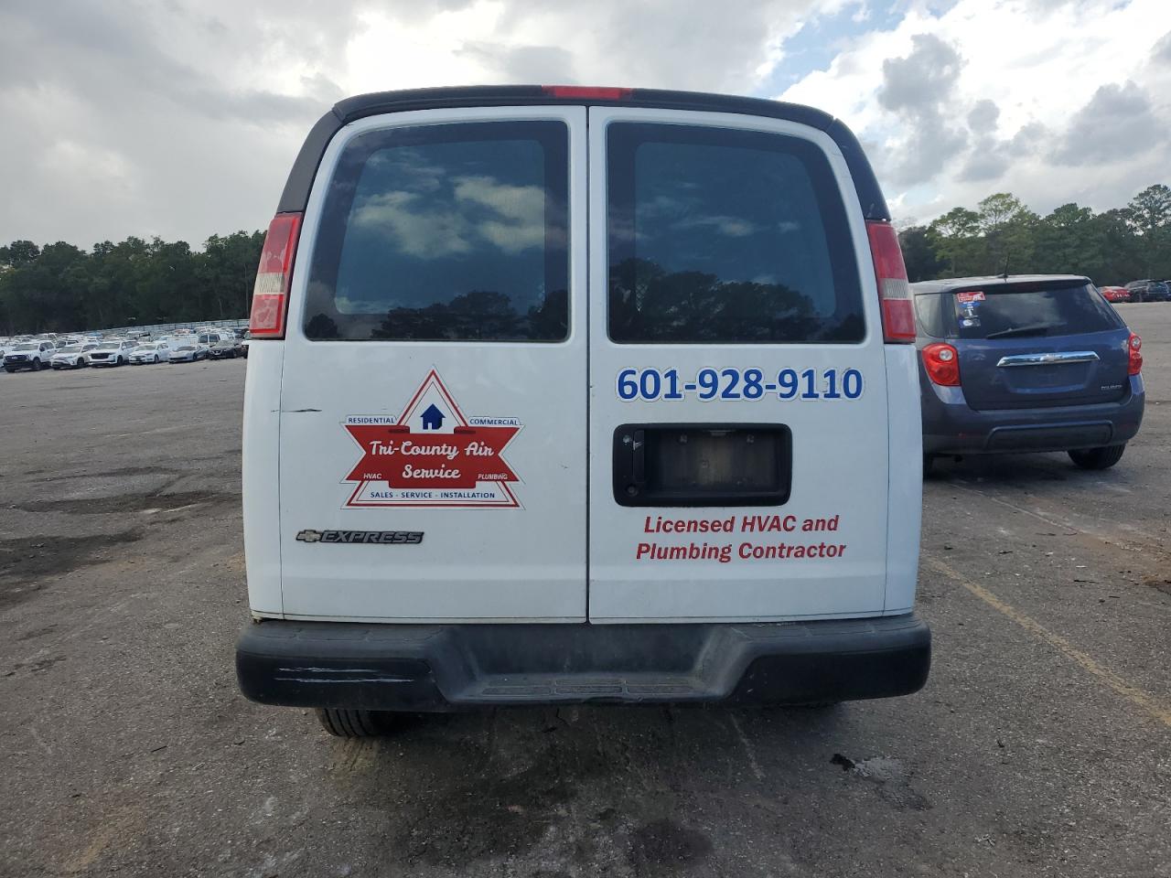 Chevrolet Express Image 5