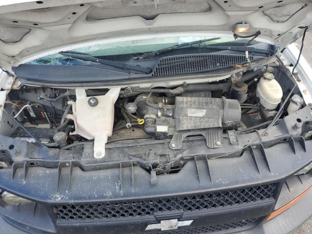 Chevrolet Express Image 6