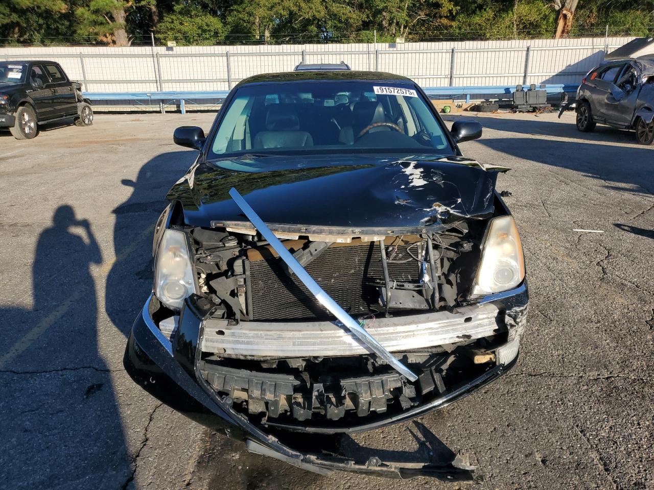 Cadillac DTS Image 2