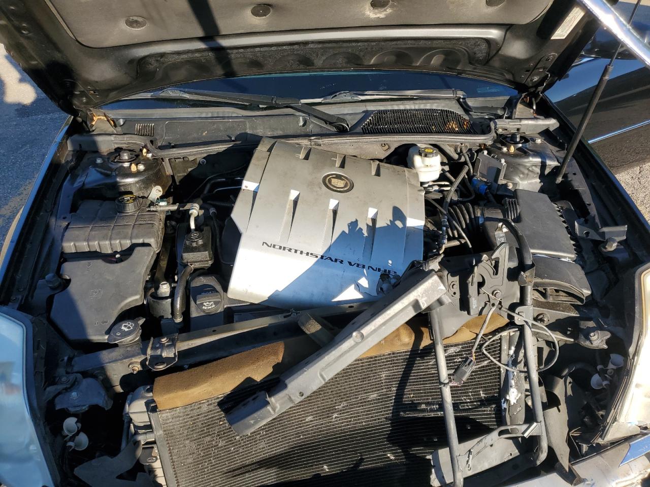 Cadillac DTS Image 7