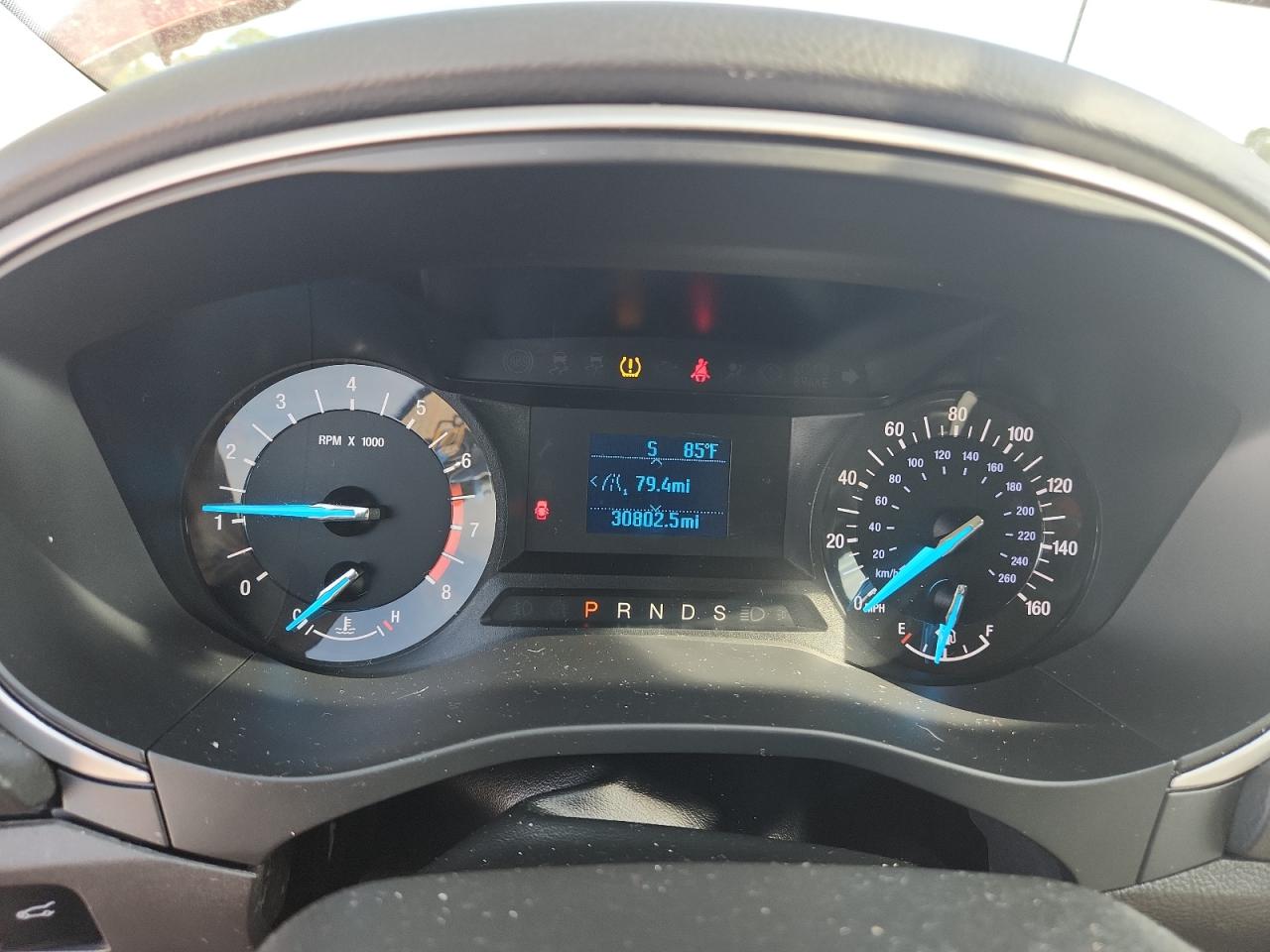 Ford Fusion S Image 2