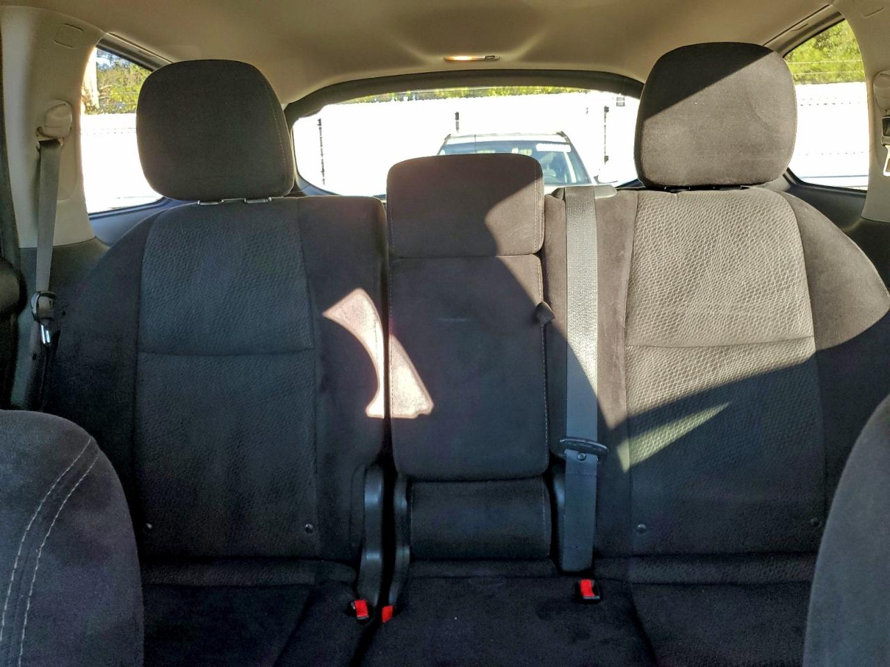 Nissan Pathfinder S Image 10