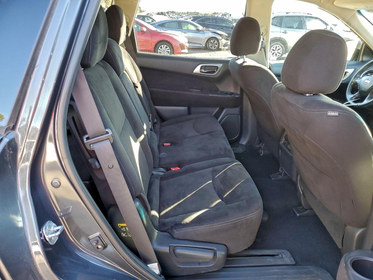 Nissan Pathfinder S Image 13