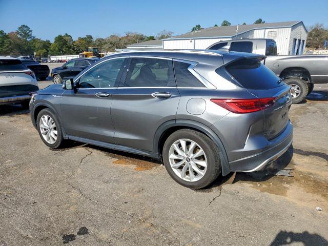 INFINITI Qx Essential Image 4