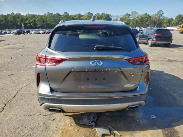 INFINITI Qx Essential Image 8