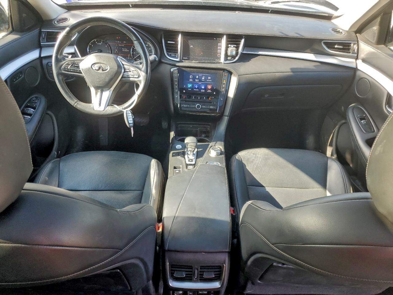 INFINITI Qx Essential Image 5