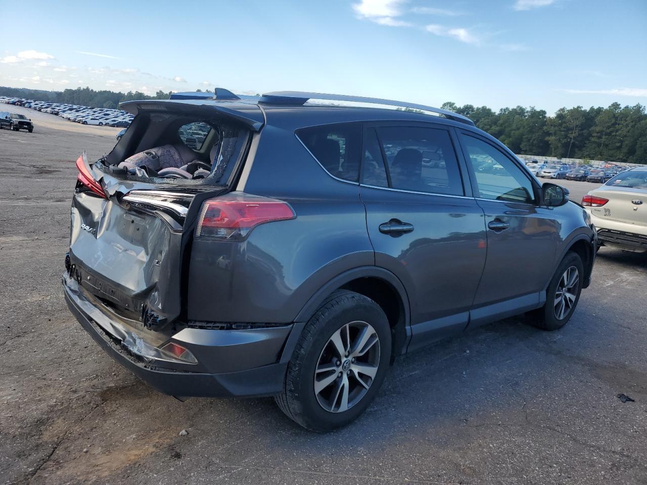 Toyota RAV4 Xle Image 12