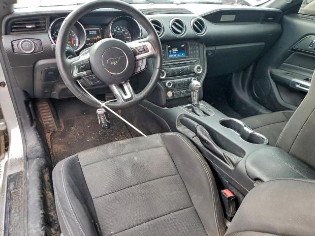 Ford Mustang Image 2