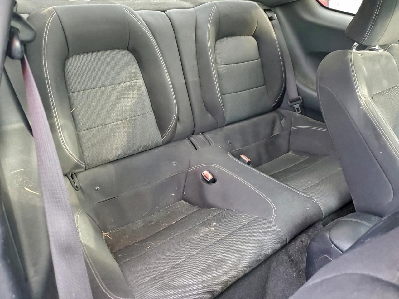 Ford Mustang Image 9