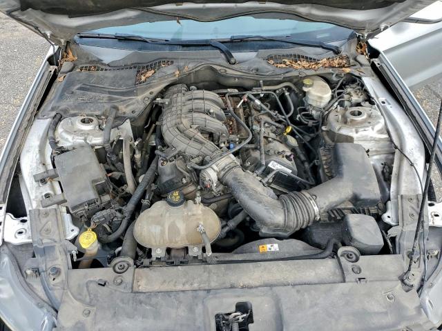 Ford Mustang Image 10