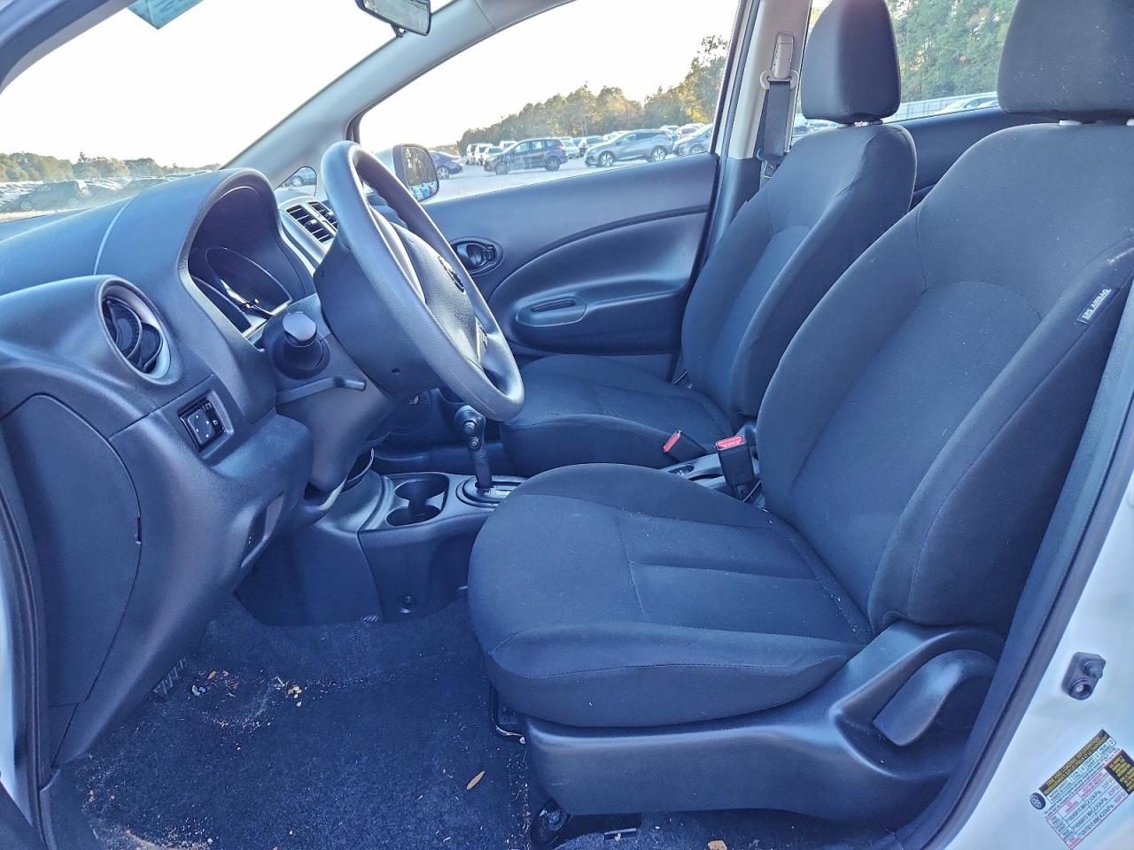 Nissan Versa S Image 3