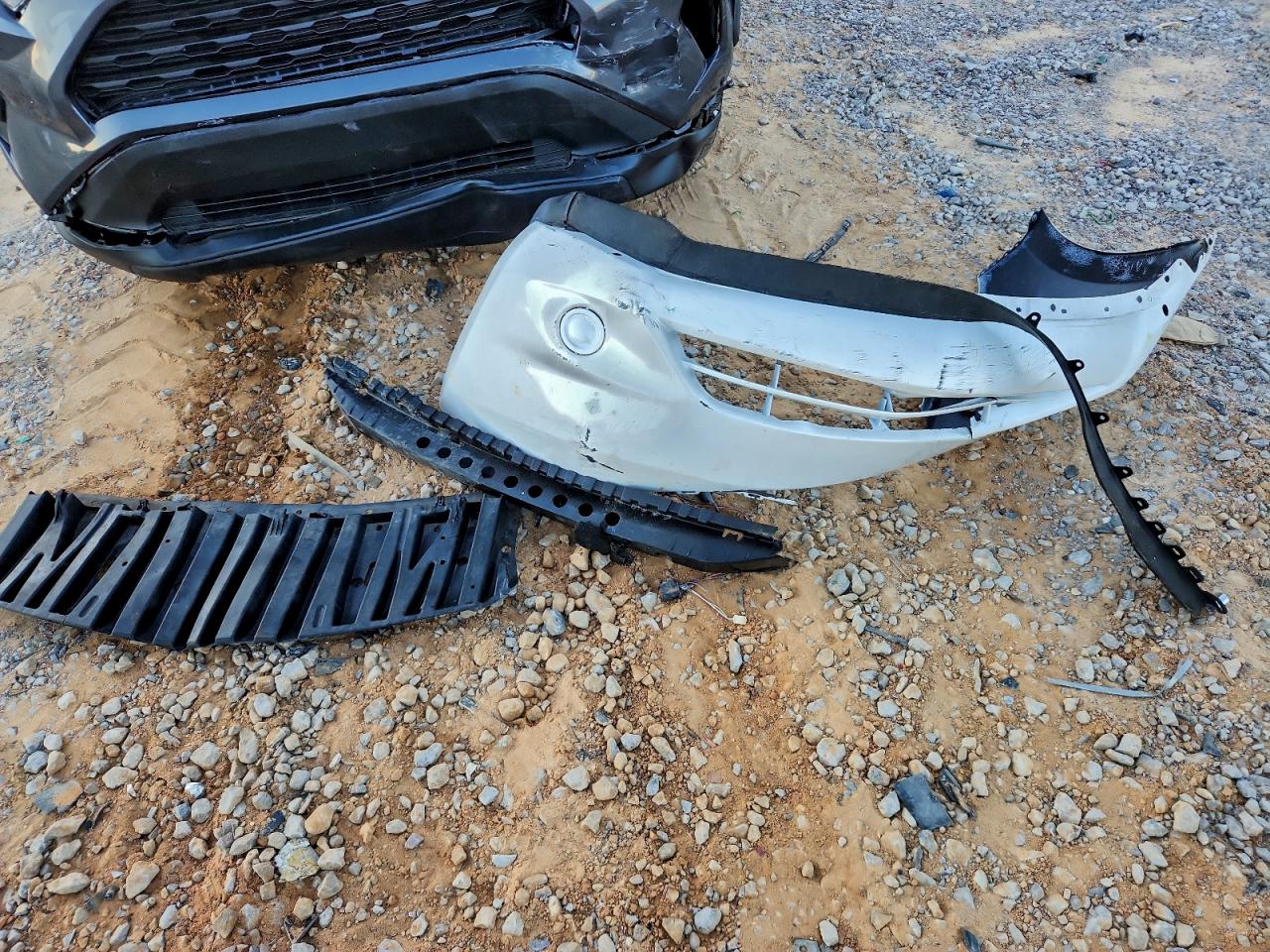 Nissan Versa S Image 11