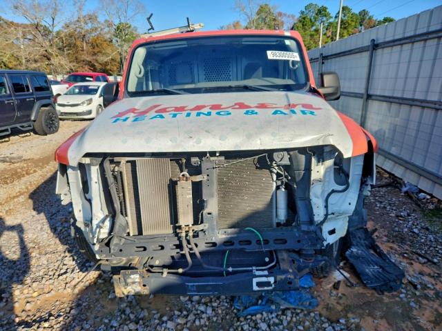 Nissan Nv 2500 S Image 10