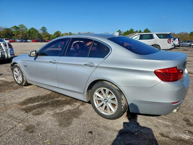 BMW 5 Series Xi Image 12