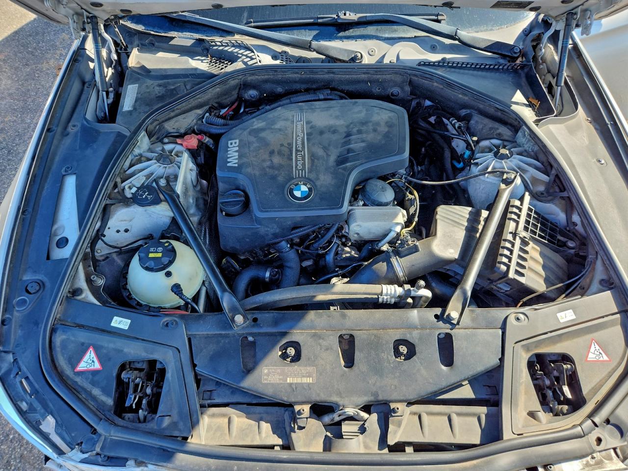 BMW 5 Series Xi Image 10