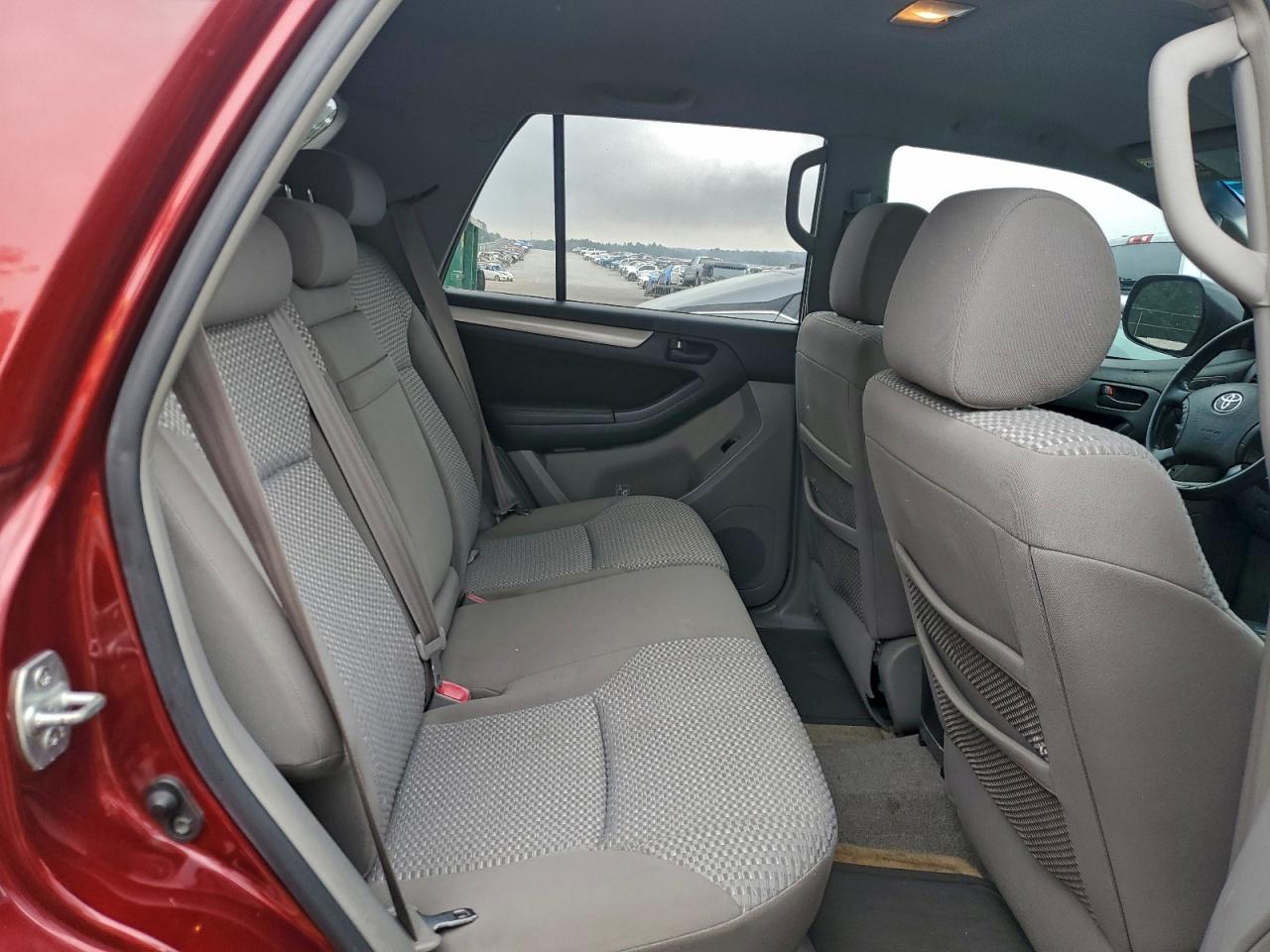 Toyota 4Runner Sr5 Image 2