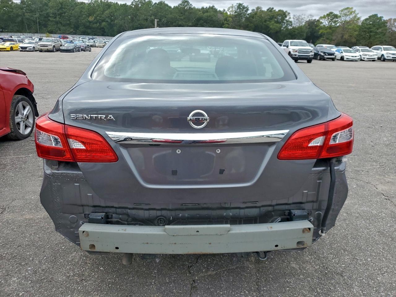 Nissan Sentra S Image 6