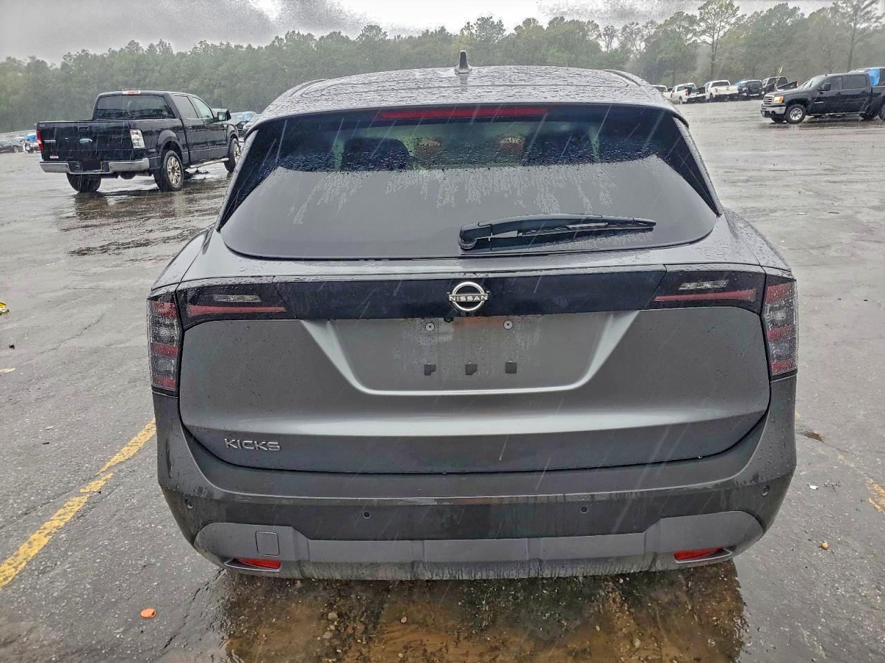 Nissan Kicks Sv Image 9