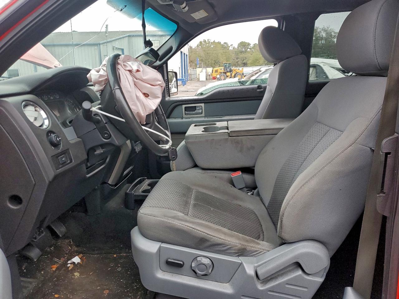 Ford F-150 Super Cab Image 5