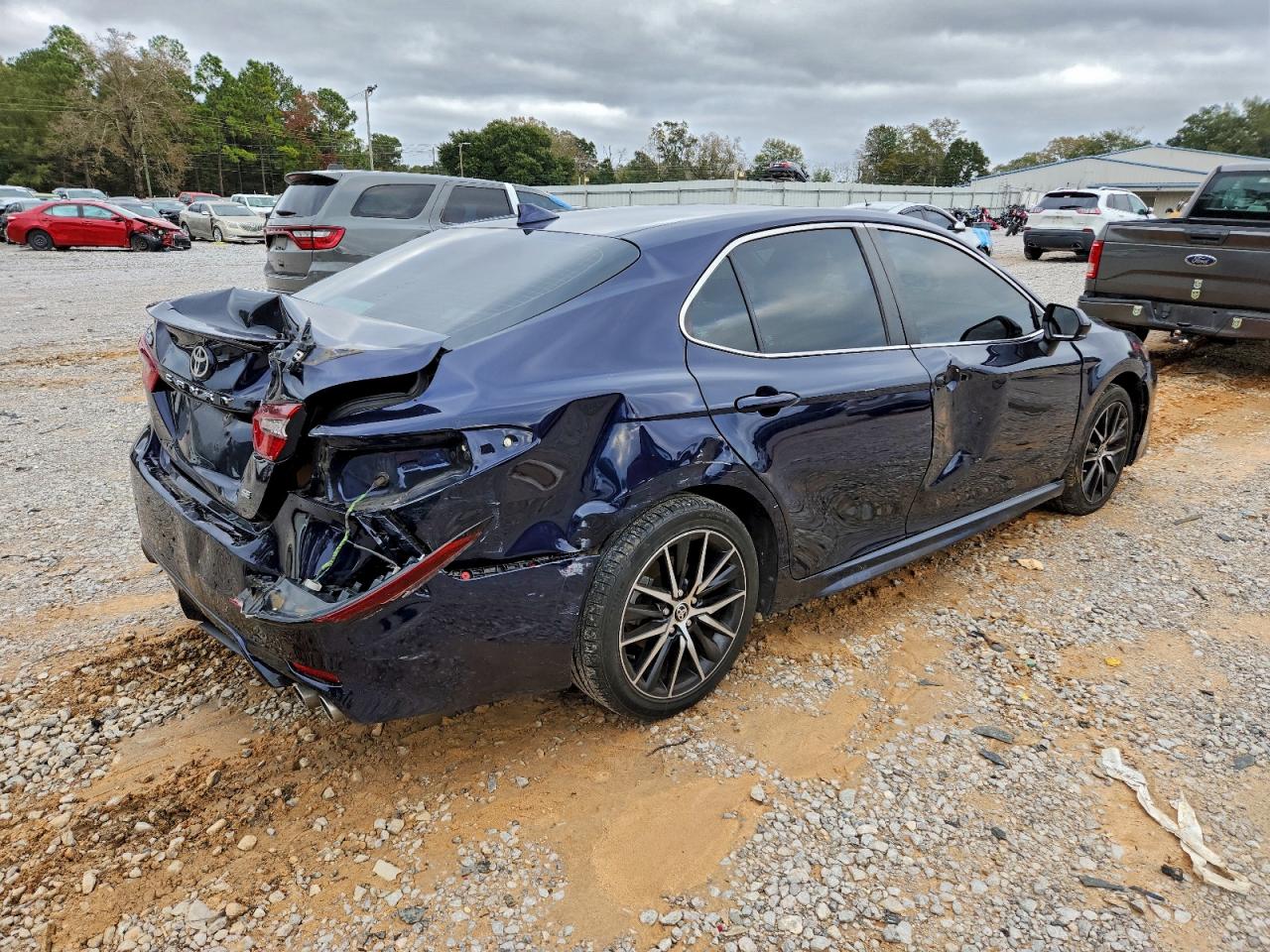 Toyota Camry Se Image 4