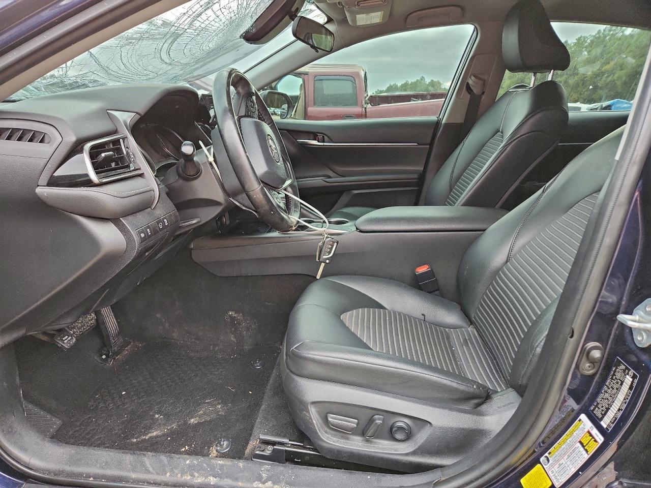 Toyota Camry Se Image 5