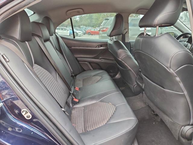 Toyota Camry Se Image 8