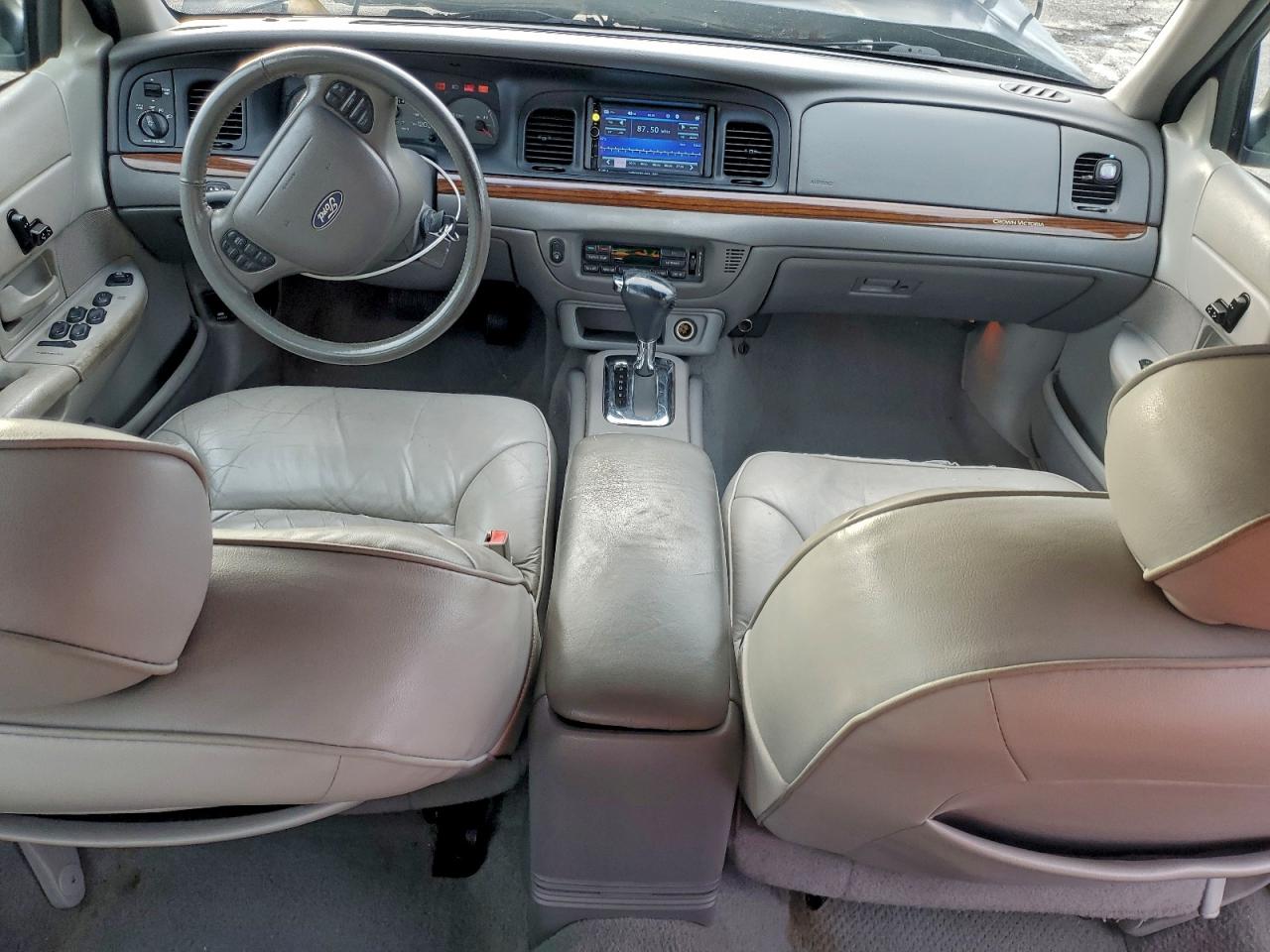 Ford Crown Vic Lx Image 3