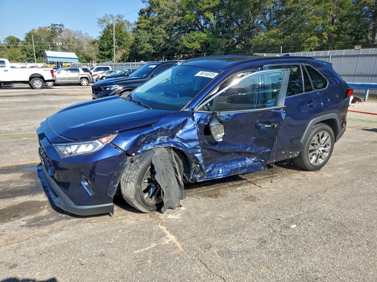 Toyota RAV4 Xle Premium Image 1