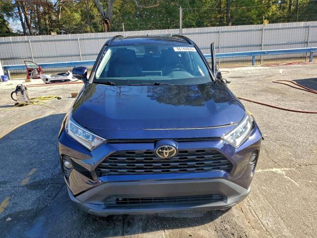 Toyota RAV4 Xle Premium Image 3