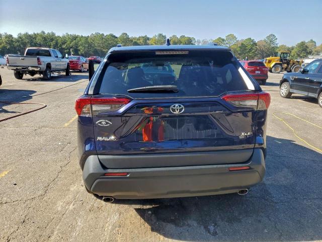 Toyota RAV4 Xle Premium Image 5