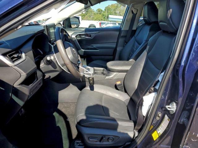 Toyota RAV4 Xle Premium Image 4