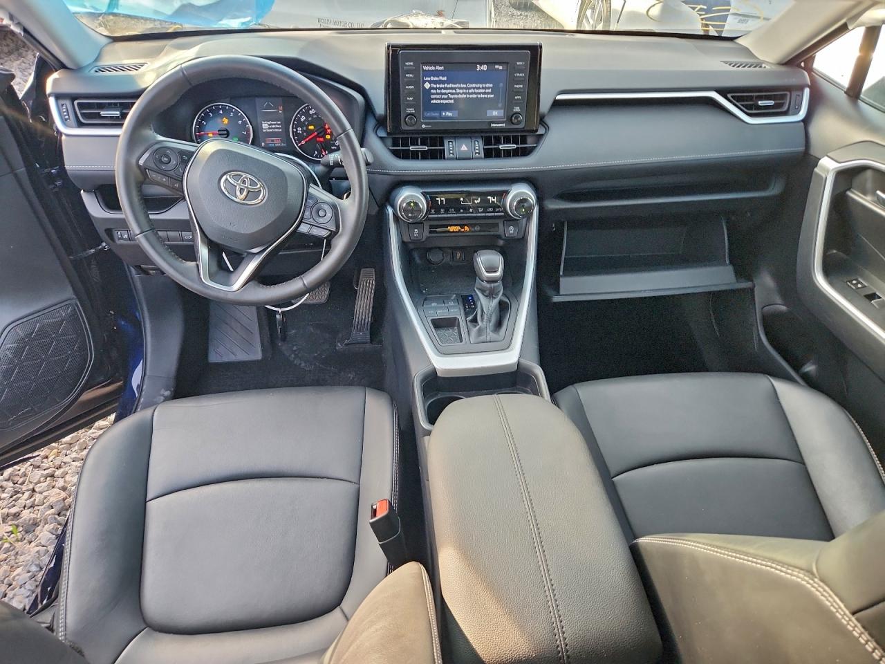 Toyota RAV4 Xle Premium Image 2