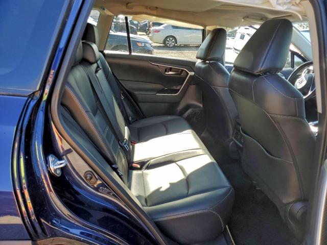 Toyota RAV4 Xle Premium Image 12