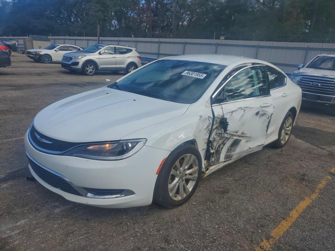 Chrysler 200 Limited Image 1