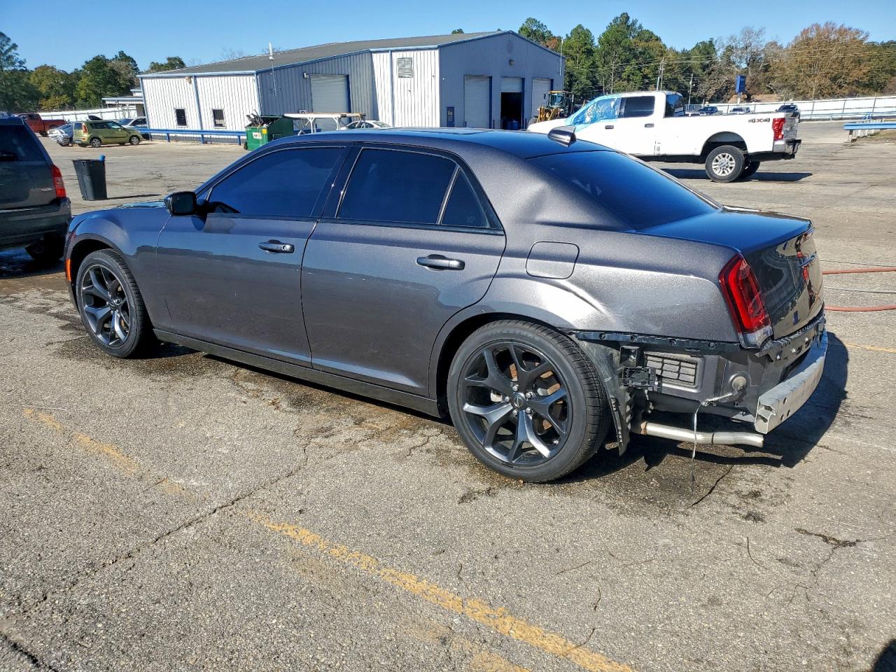 Chrysler 300 S Image 5