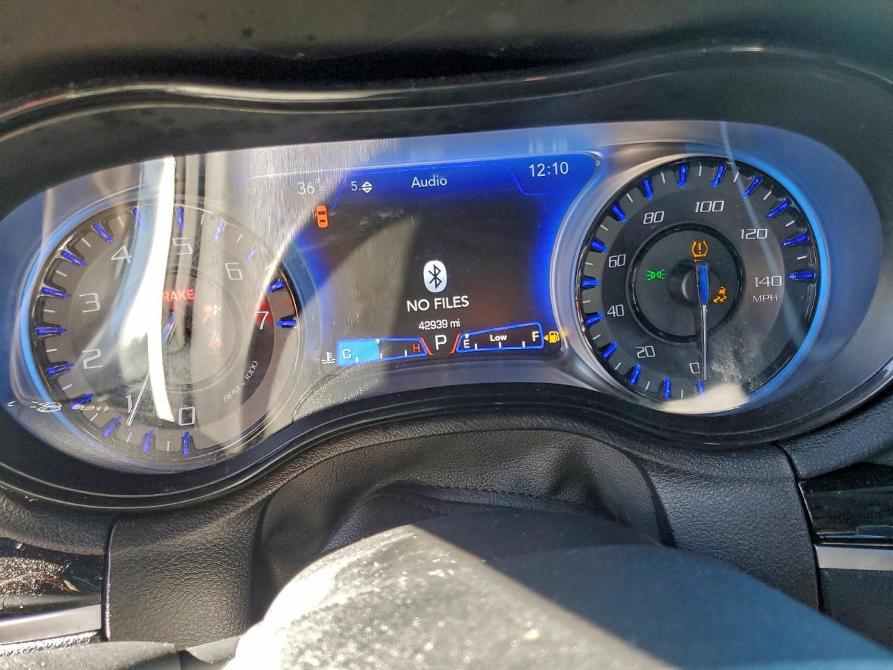 Chrysler 300 S Image 9