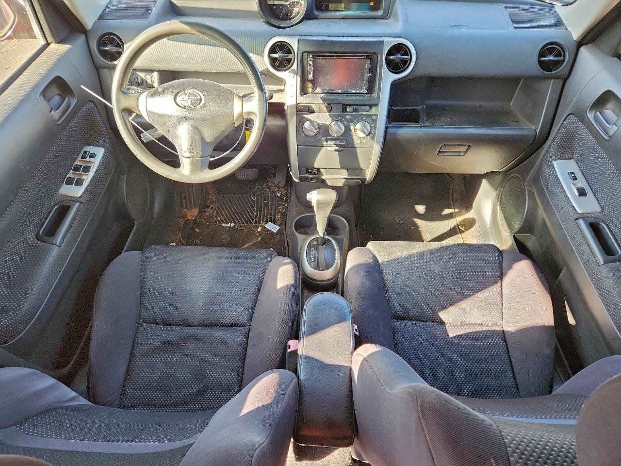 Toyota Scion Xb Image 12