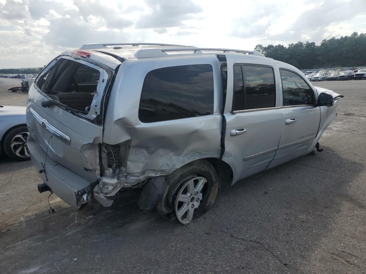 Chrysler Aspen Limited Image 10