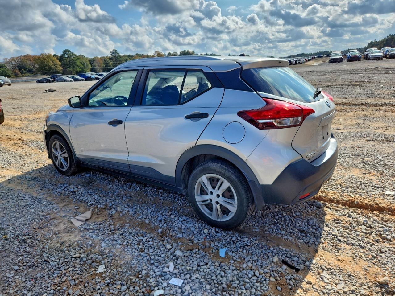 Nissan Kicks S Image 6