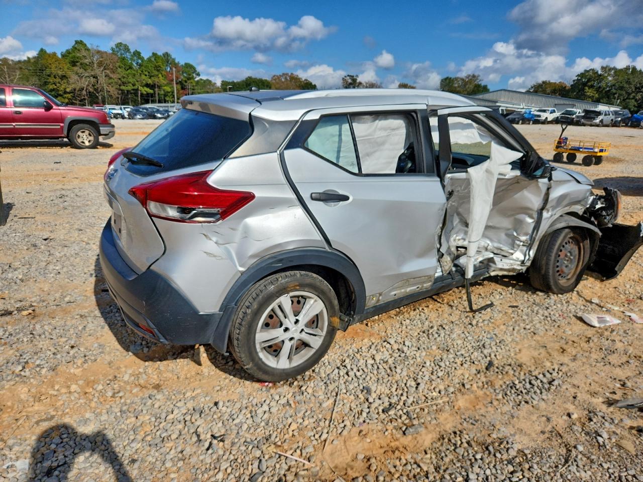 Nissan Kicks S Image 7