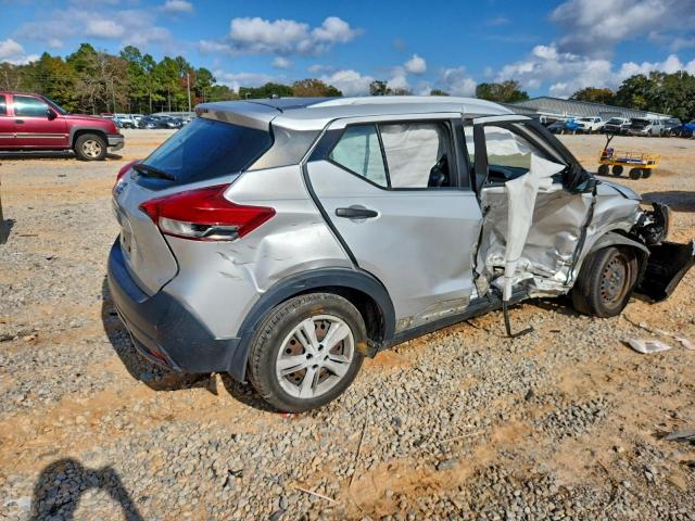 Nissan Kicks S Image 7