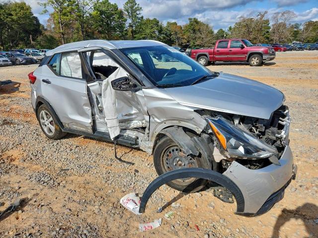 Nissan Kicks S Image 10