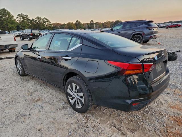 Nissan Altima S Image 2