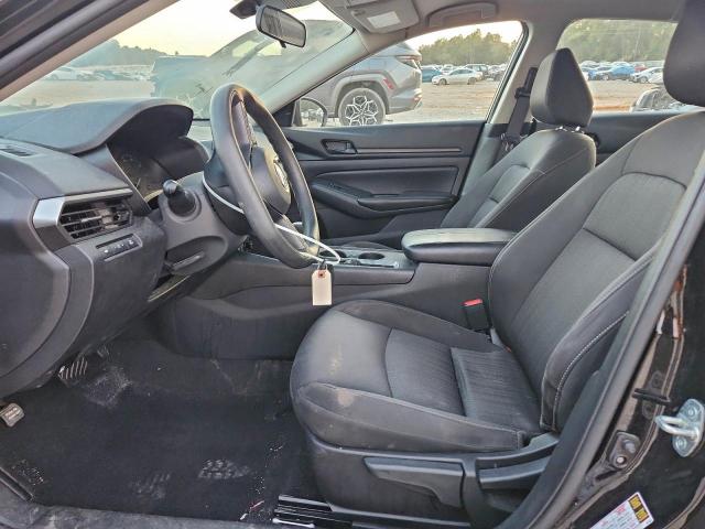 Nissan Altima S Image 5