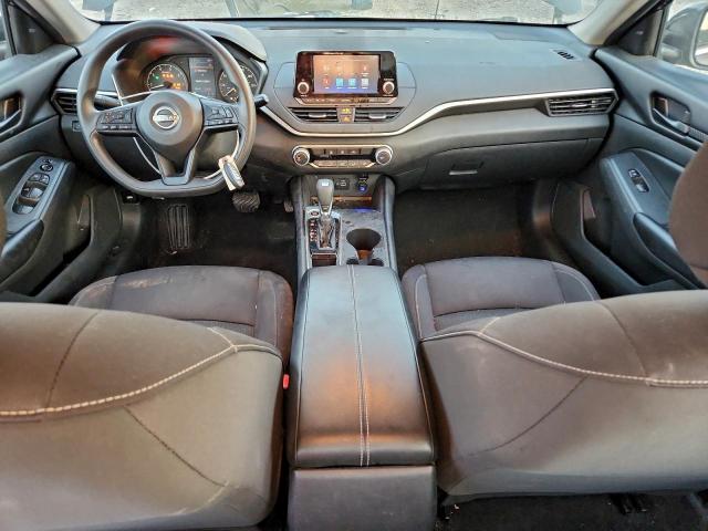 Nissan Altima S Image 11