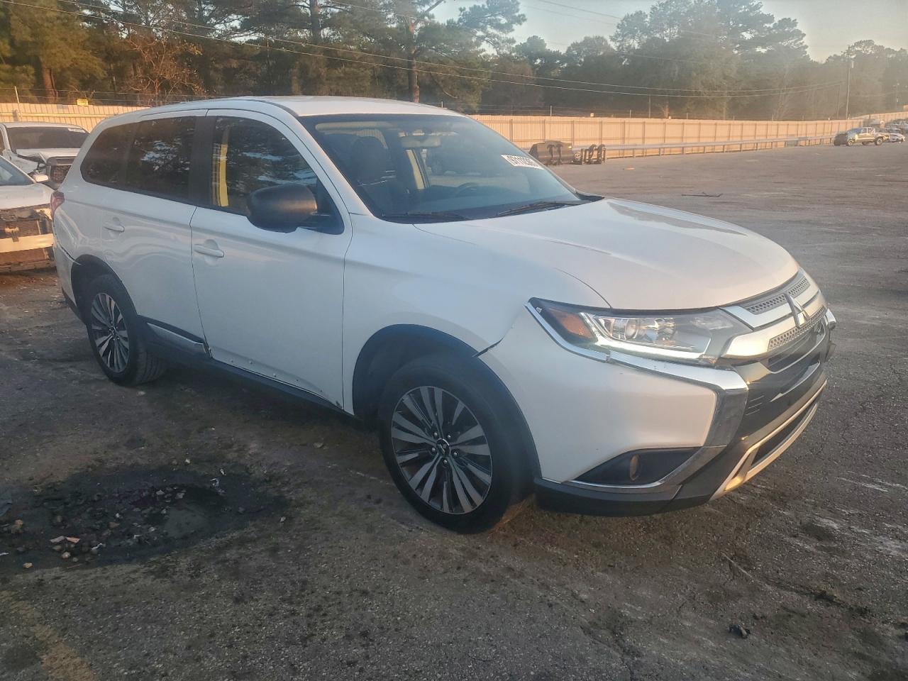 Mitsubishi Outlander Es Image 7